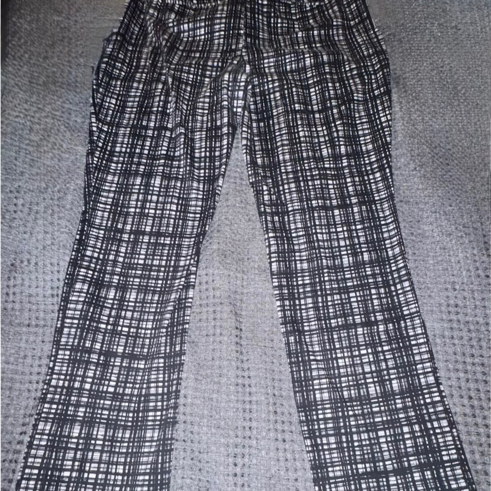 Apt.9 Modern Fit black and white Women’s Pants